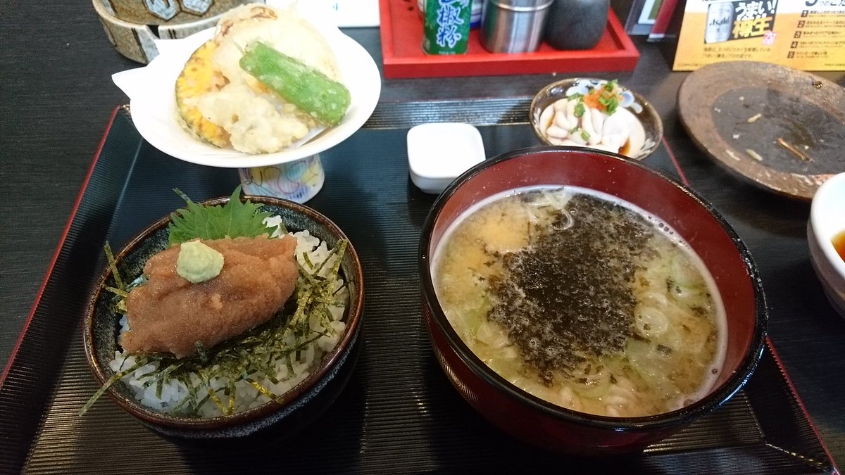 むーろん W 杢目会会長 Theまぐろ番長でまぐろ丼食べにきたんだけどメニューに載せてなくて本日入荷した限定メニューということで寒たら定食 1500円 を注文 白子ポン酢 白子天ぷら はらこ飯 あら汁というラインナップ 塩たらばかり食べて むーろん W 杢目会会長 Theまぐろ番長でまぐろ丼食べにきたんだけどメニューに載せてなくて本日入荷した限定メニューということで寒たら定食 1500円 を注文 白子ポン酢 白子天ぷら はらこ飯 あら汁というラインナップ 塩たらばかり食べて