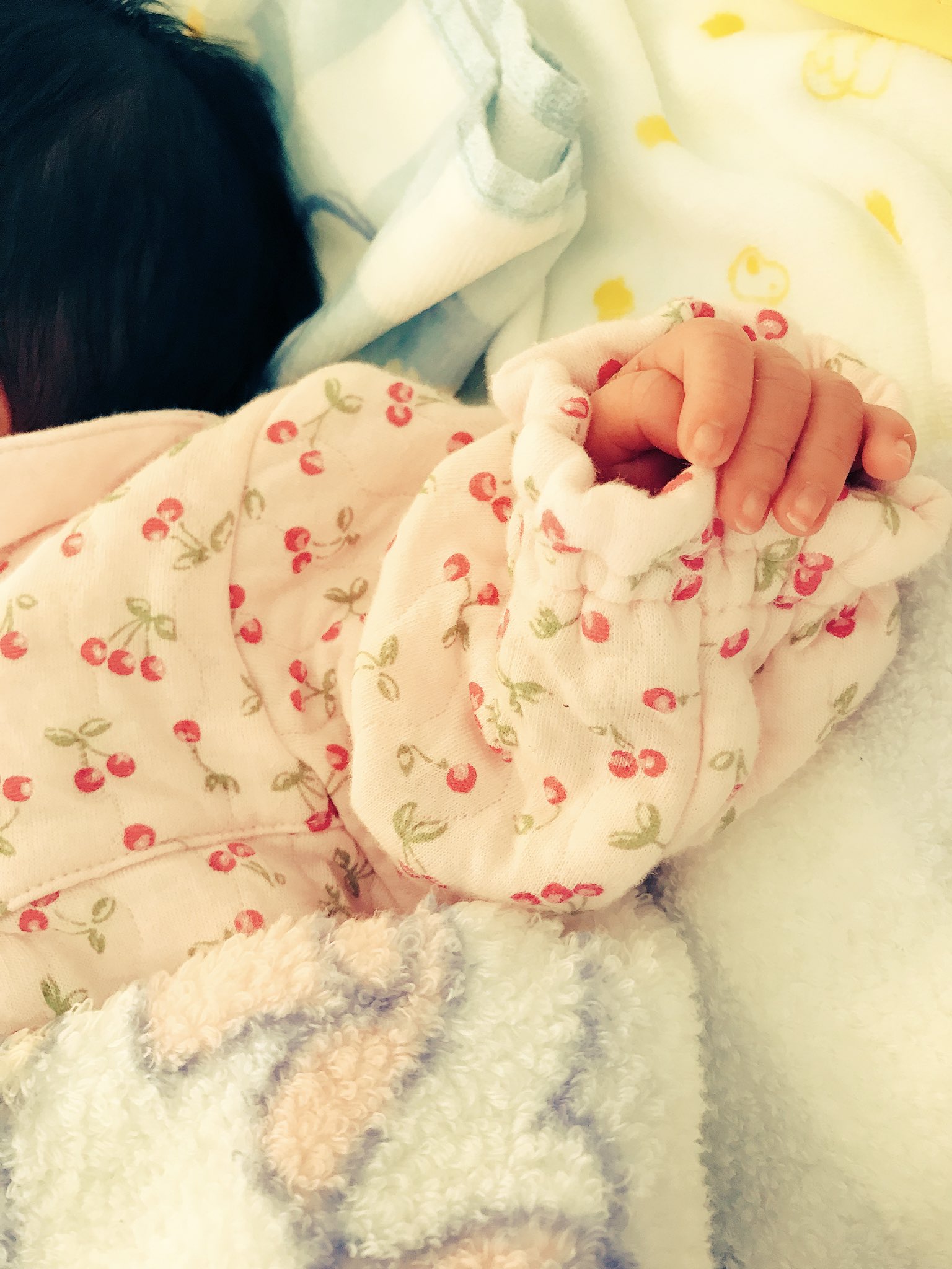 水波風南 年が明けてだいぶたちますが 先日 第2子を無事出産 退院いたしました 昨年の体調不良はこちらが理由でした 無事に産まれるまでは公にできず ご心配をおかけしました 今回は初期から自宅安静の指示を受けてしまい 休載の措置をとらざるを得 水波風南 年が明けてだいぶたちますが 先日 第2子を無事出産 退院いたしました 昨年の体調不良はこちらが理由でした 無事に産まれるまでは公にできず ご心配をおかけしました 今回は初期から自宅安静の指示を受けてしまい 休載の措置をとらざるを得