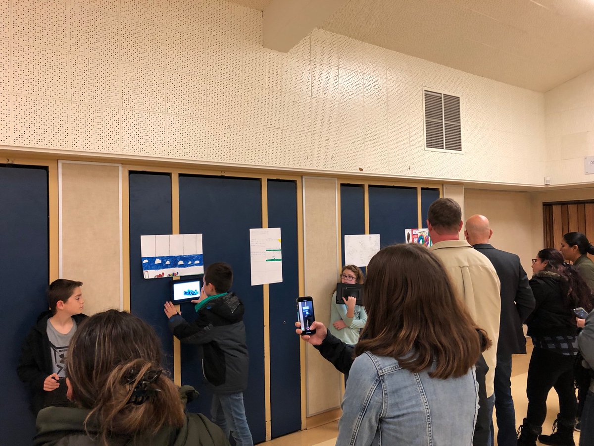 BaggerRaymond's tweet photo. Raymond School’s Passion Project Showcase (5th &amp; 6th). Great to see so many parents enjoy their child’s efforts. #fsdlearns @Raymond_School https://t.co/qrEYqxBUBJ