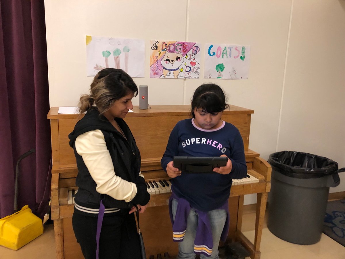 BaggerRaymond's tweet photo. Raymond School’s Passion Project Showcase (5th &amp; 6th). Great to see so many parents enjoy their child’s efforts. #fsdlearns @Raymond_School https://t.co/qrEYqxBUBJ