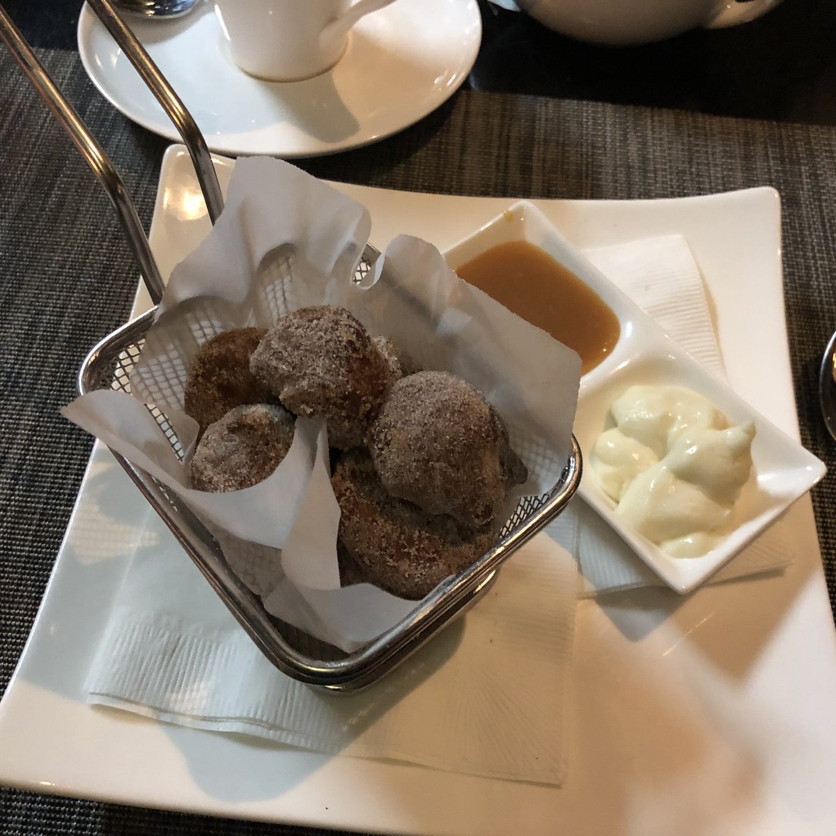 remyplaguerat's tweet photo. Not sure what I expected when I ordered #applefritters but this wasn’t it. However, I am 100% here for it !!! #apples #foodphotography
Thank you, #phillyrestaurantweek for always being a great time! @SofitelPhilly #LiberteLounge https://t.co/CVnHXUFzyP