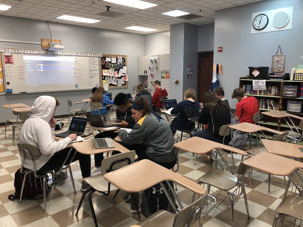 MrsNorwine's tweet image. 100% student engagement AND teamwork! I love @quizlet live! #QuizletLive #MTBOS #alg1chat #teamworkmakesthedreamwork #SCSDUnited
