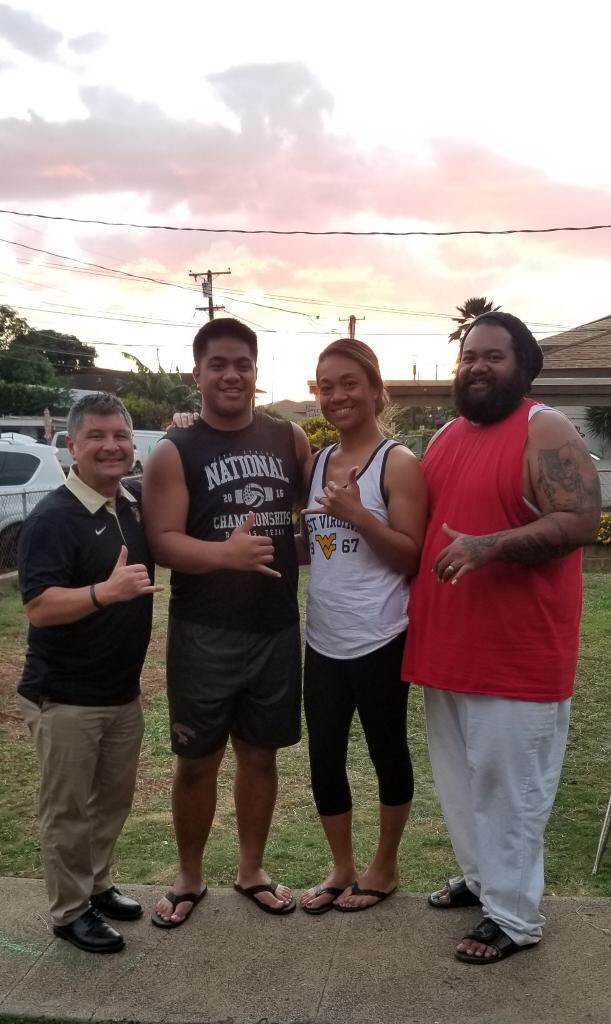 Had a great home visit a few days ago with <a href="/CoachSaturnio/">Sean Saturnio</a>! I’m glad that he got the opportunity to meet my parents and enjoy a great dinner! Can’t wait to become a Black Knight! ⚔️🔶⚫️
#FamilyOverEverything💯