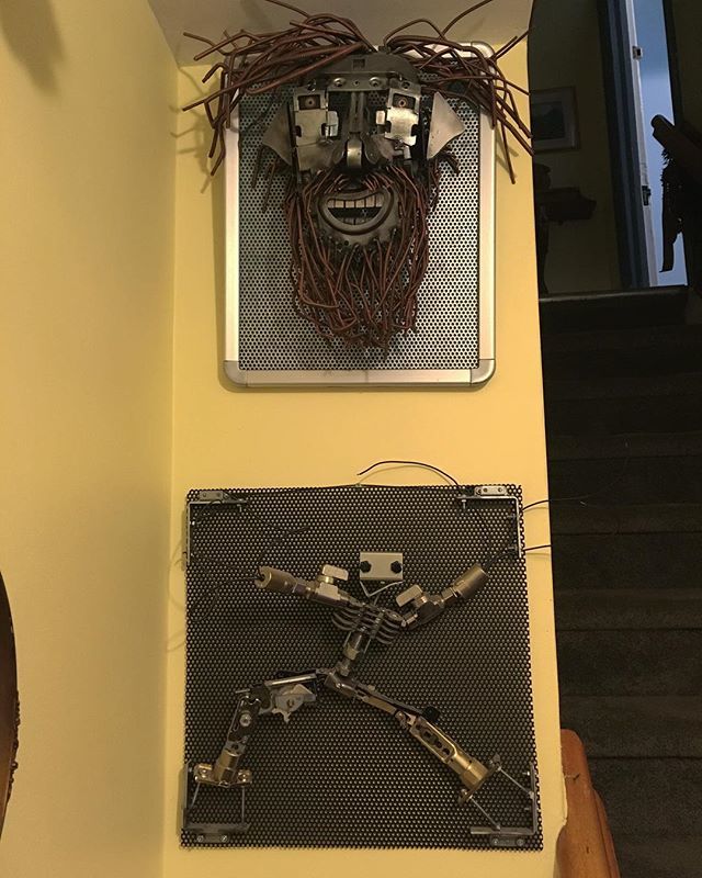 Reminders of the wonderful support I get from my friends during a late Xmas-dinner-in-January visit.  #rightatthefrontdoor #goodpeople #reusedsomeoneelsestree #atesomuchithurt #scrap #metal #sculpture #robot #art bit.ly/2Rys0OJ