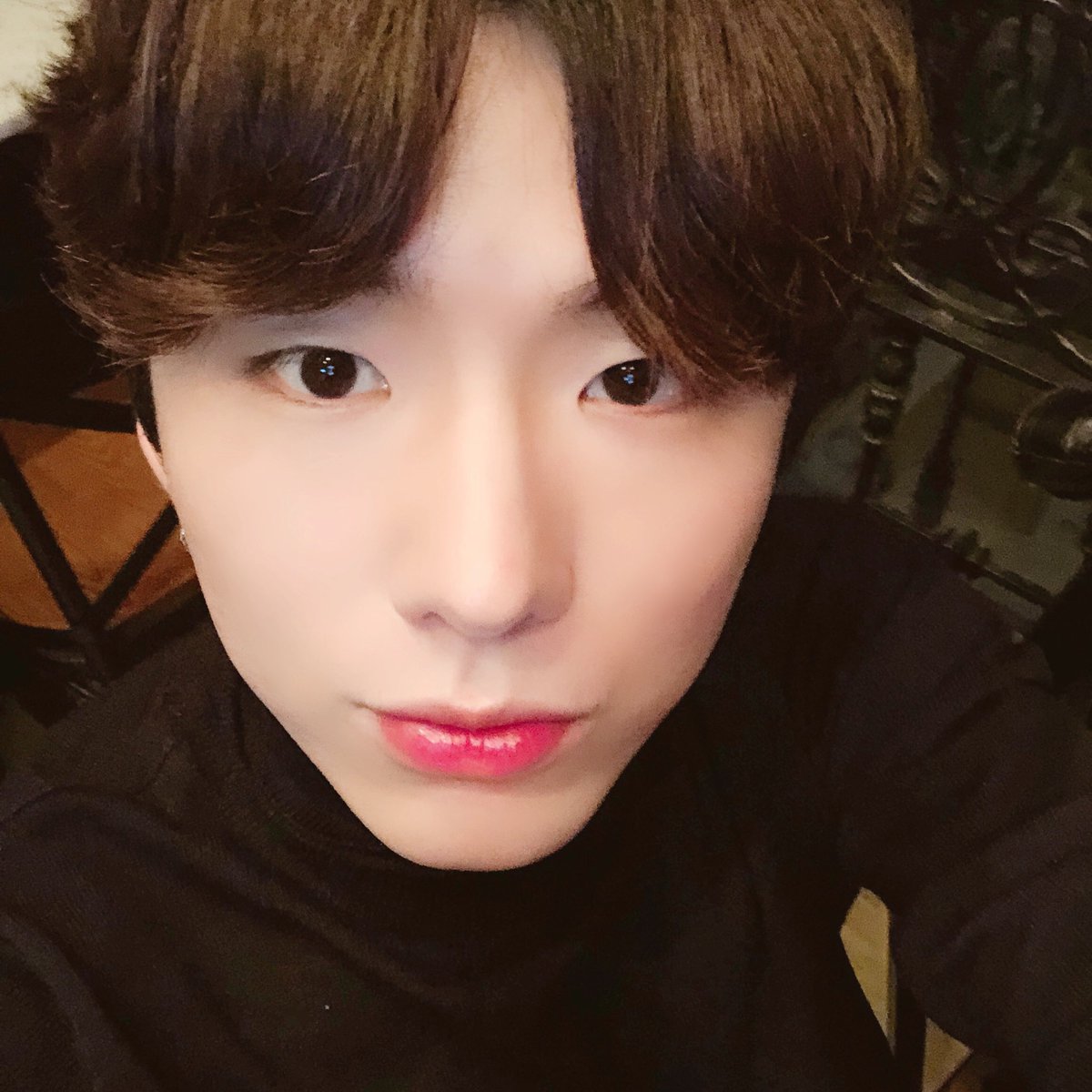 OfficialMONSTAX's tweet photo. [#기현] 말한건 지켜야지 몬베베 여깃슴당😀 https://t.co/hsFexrbAz7