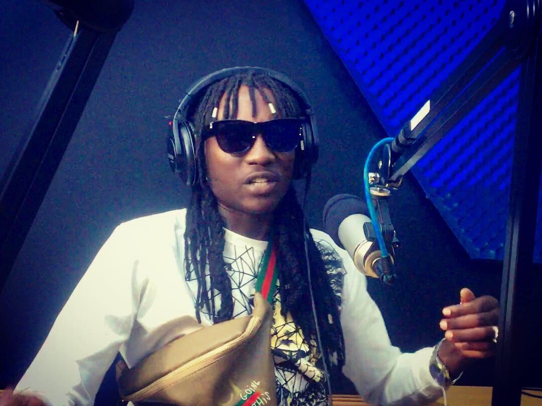 ZizaBafanaUg's tweet photo. If you thought it was "Don't Drink &amp; Drive," nkusekeredde 🤣 it's now "Don't Drink &amp; Sing" because even all the "Kawunyemu" joints are off roads to events(backstage) 🤣🤣🤣🤣 

Eno ye Uganda 🇺🇬, #EBIZIBU🤔 bigiwuuba https://t.co/e2dfGZ2SG7
