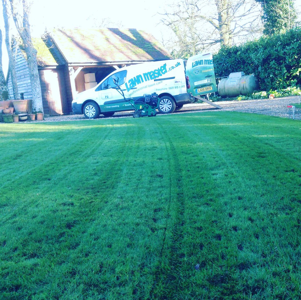 LawnMasterTim's tweet image. Busy #aerating as many as we can before ‘reported’ weather next week.  Hoping we get away with no #snow

#lawncare #madaboutlawns #lawnmaster