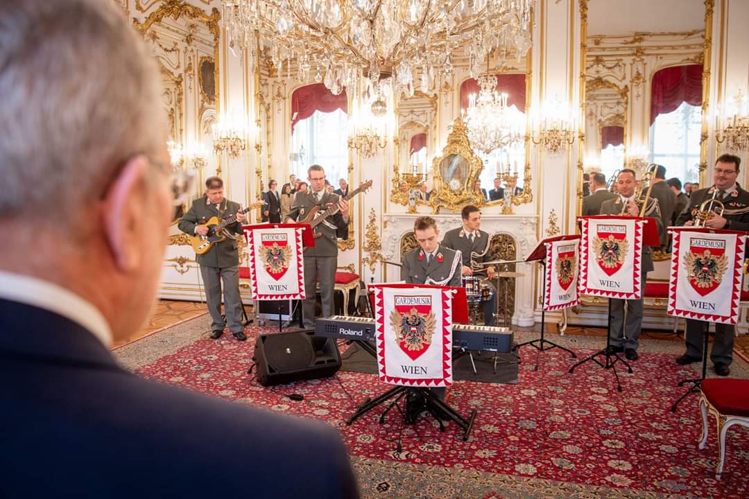 Geburtstagsgrusse Mit Musik Musikalische Grusse Zum Geburtstag