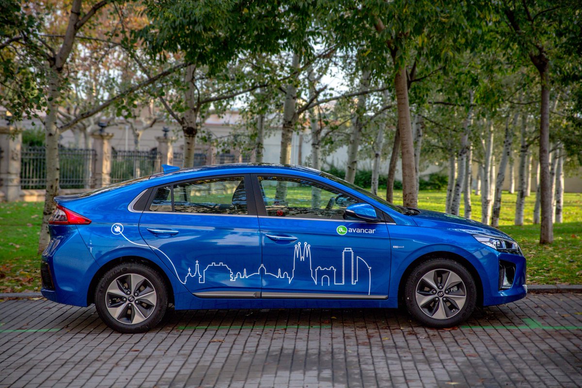 El #TenYearsChallenge nos recuerda que hace 10 años fuimos pioneros incorporando #cocheshíbridos en nuestra flota y ahora en 2019:

🚗⚡️Introducimos el 1r #cocheeléctrico
😊 El 30% de nuestra flota es híbrida
▶️ Estamos en #BCN, #Hospitalet, #StJust, #StJoanDespí y #StCugat