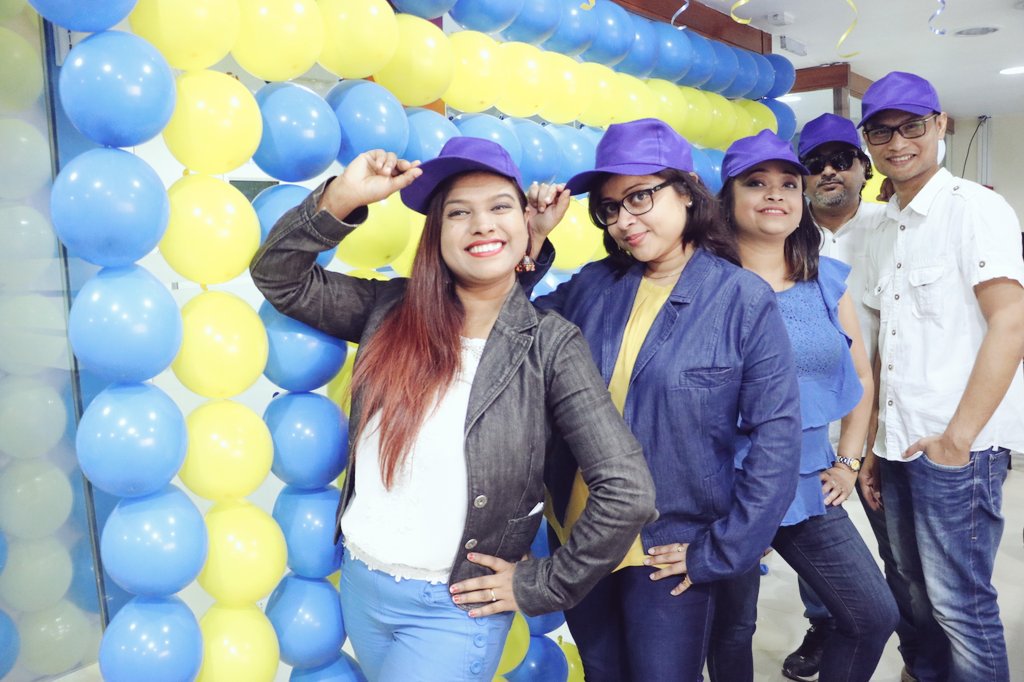 927BigFmGuw's tweet photo. 92.7 Big Fm Guwahati Team ke Sath
#DhunBadalKeTohDekho
#LoveWhatWeDo #LoveMusic
#Fun #FullOfColours
@MJShubhankar @rjsujita @RjAaliya @twit_ruma @AMRITAGUHA @RupanMazumdar1 @ItsSuranjan @kaushikdboss @dasmrinal3 @927BIGFM https://t.co/Xkspx4kwqt