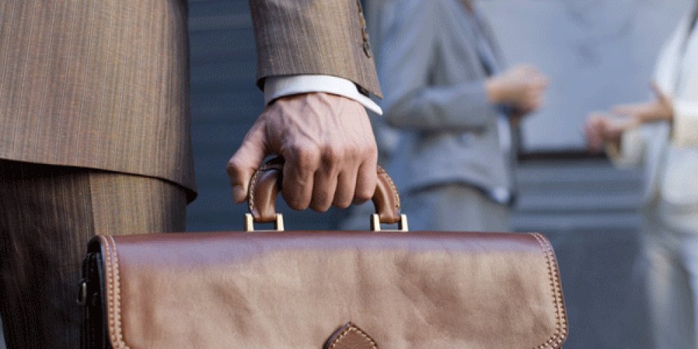 Коллеги, редакция журнала "Юрист компании" готовит перевод интересной статьи о влиянии юрдепартаметов в западных компаниях. Проверяем, как обстоят дела у нас. Пожалуйста, ответьте на четыре вопроса по ссылке. 
law.ru/news/20758-kog… 
#юристкомпании