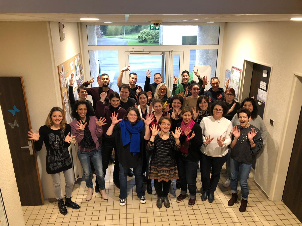 Bienvenue à nos stagiaires en stage intensif (A1 à B2), ils vont suivre les cours de langue des signes pendant plusieurs semaines.
Bonne formation.😉
#LSF #communication #formation #langue #accessibilité #sensibilisation #Bordeaux #CPF #certification #CCLSF #metierdavenir