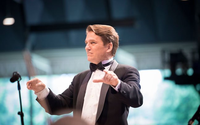 .<a href="/TheBostonPops/">Boston Pops</a> is going on tour next month with SIX DECADES of the wonderful music of composer John Williams, conducted live by <a href="/KeithLockhart/">Keith Lockhart</a>.

Williams wrote the soundtracks to Jurassic Park, Harry Potter, Home Alone, Indiana Jones &amp; more.

Tour dates: bso.org/Performance/De…