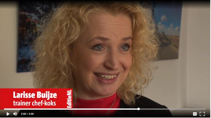 Koks krijgen veel verzoeken om aanpassing gerechten vanwege #voedselallergie. Goed omgaan met dieetwensen is een kans klanten te binden! <a href="/EditieNL/">editienl</a> interviewde hierover afgelopen dinsdag onze vaste trainster <a href="/larisse_nl/">Larisse®</a>. Meer weten? allergenenconsultancy.nl/horeca-en-cate…