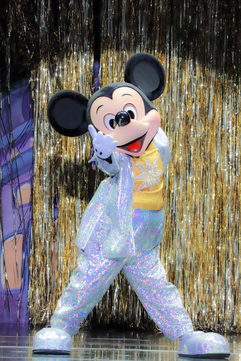 disney_miitter's tweet photo. 昨日と一昨日に引き続き、、、仕事終わりに3days目してきた🥰
久しぶりのワンマン🌟
ワンマンはミッキーの写真たくさんになる、、、☺️
シャイニング様は本日も素敵でした💗 https://t.co/OfGcFprvwu
