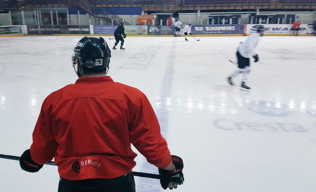 Mcr_Storm's tweet photo. Head Coach @Finner16 &amp; @Moforless have the guys out for the final practice before two big confenrence games this weekend against @covblazehockey! Who's joining us Sunday at the ⛈ Shelter!

➡️ https://t.co/jJiqsWJPOq

#WeAreStorm | #DefendThePatton https://t.co/16U5aarvc6