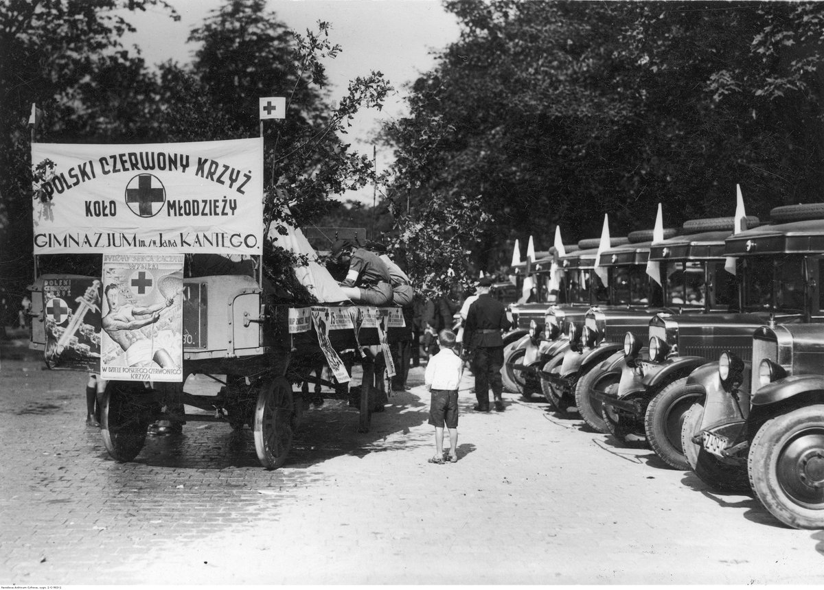 #OTD in 1919 the Polish Samaritan Society organized a meeting of all Polish charities that followed the #RedCross principles. Under the backing of Helena #Paderewska they formed the Polish #RedCross Society, which was later recognized by the #RedCross.