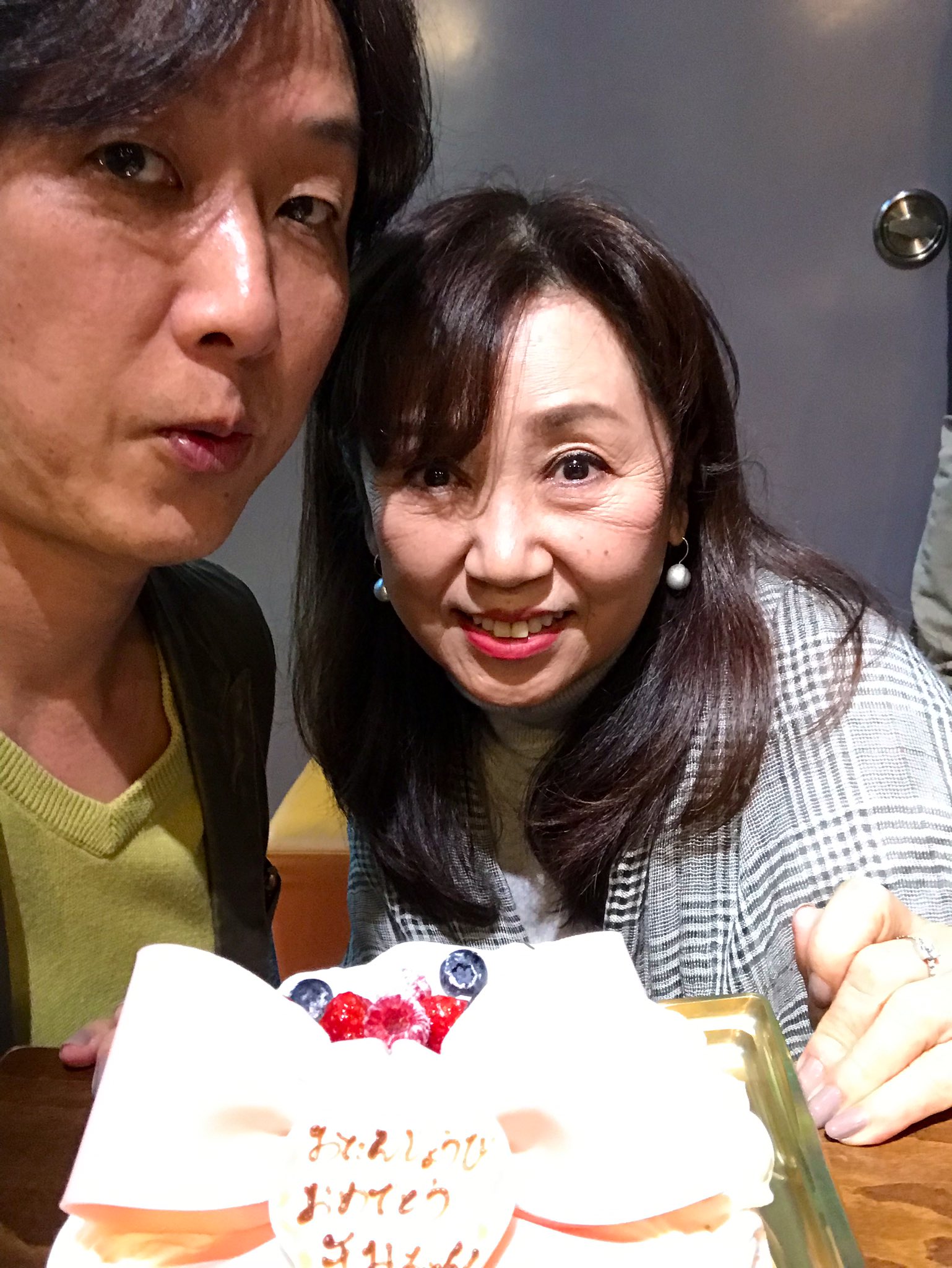 内田夕夜 昨日は 母であり 妻である小山茉美さんのお誕生日 ワンピース のペロスペローは 茉美さん演じるビックマムの長男 Naruto のテンジは 茉美さん演じる大筒木カグヤの夫なのです 小山茉美 声優 ワンピース ビックマム