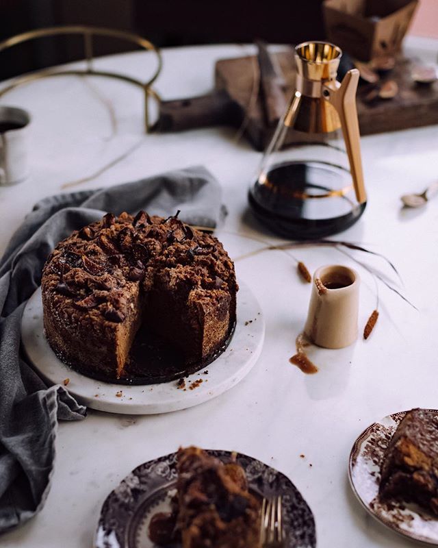 ChristiannKoepk's tweet photo. This is the cake of my dreams : for breakfast AND dessert. I mean why not? When figs and coffee are involved, I am in
.
What is your favorite cake?! Do tell 🤩
.
.
.
.
.
.
 #liveauthentic #foodbeast #eeeeeats #eatfamous #feedfeed #dailyfoodfeed #onthetable #lifeandthyme #f52g… https://t.co/LJn0mjrE9E