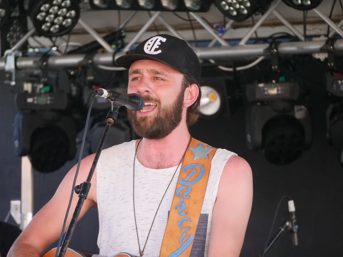 LifeInASong_UK's tweet photo. Team @BuckleandBoots kicking off their run of shows at @TCMF_Official here at the Imperial Brew House! #BuckleandBootsDownUnder2019 🇦🇺 https://t.co/HjIcH79CD1