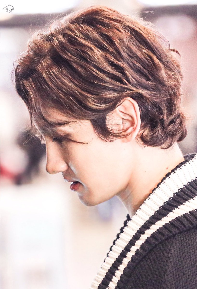 シムマヤ A Twitter うなじに寄り添うくるくるの襟足 襟足のかわいさ世界一だよねこれ