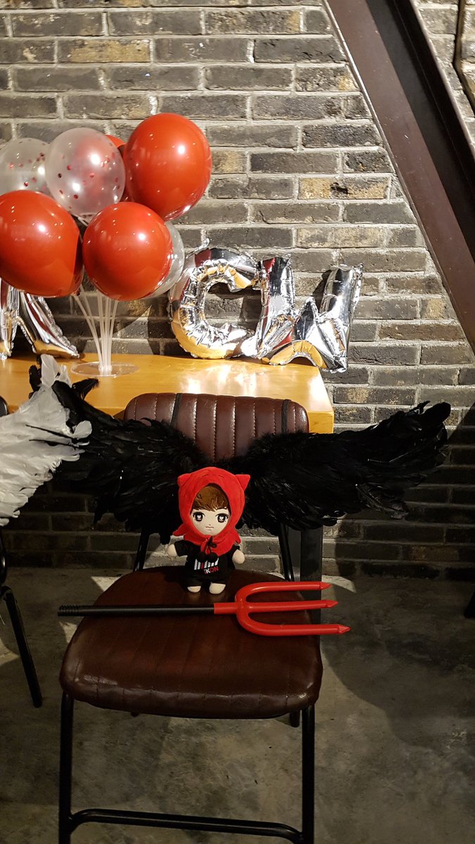 AngelD_DevilC's tweet photo. Come over to our Angel 😇 and Devil 😈 themed back drop for photo taking!!  
Here is Chanwoo as our model 😍 https://t.co/W18KhnFU5w