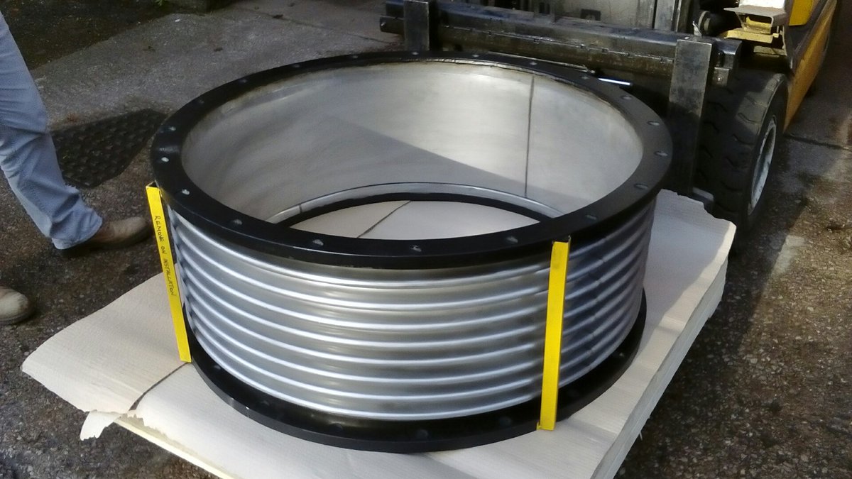 bellowstech's tweet photo. @bellowstech #dieselexhaustbellows &amp; #marineexhaustexpansionjoints https://t.co/nDfG0tbCTZ
