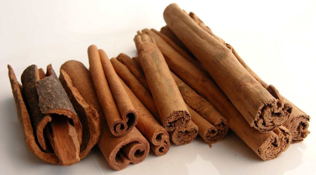 good2living's tweet photo. Mother nature also gives us spices &amp; fresh herbs to flavor them with. Pungent herbs &amp; spices are not only flavorful, but can bring strength &amp; balance to our  bodies &amp; minds where weakness exists. Please read here at-
https://t.co/C1kc5H0LJ0
#wailana #wailanayoga #HealthyEating https://t.co/zJ7E7Yc2hj