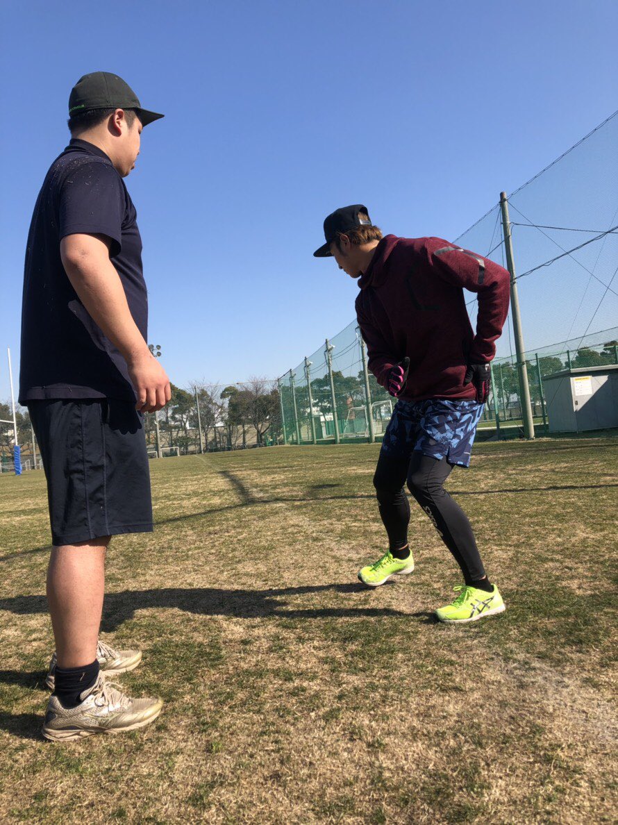 D_A_STADIUM's tweet photo. 金子選手に真剣指導をしていただきました！素人の私にも熱心に教えてくれました！勝負の世界で活躍するアスリートはさすがだなぁ。

#スポーツビジネス #金子侑司 #自主トレ https://t.co/WI86SbFG1M