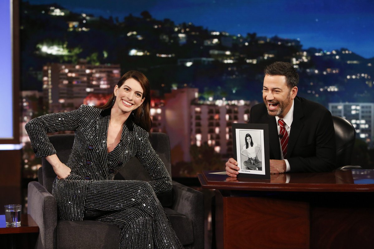 Anne Hathaway FANsite tweet media