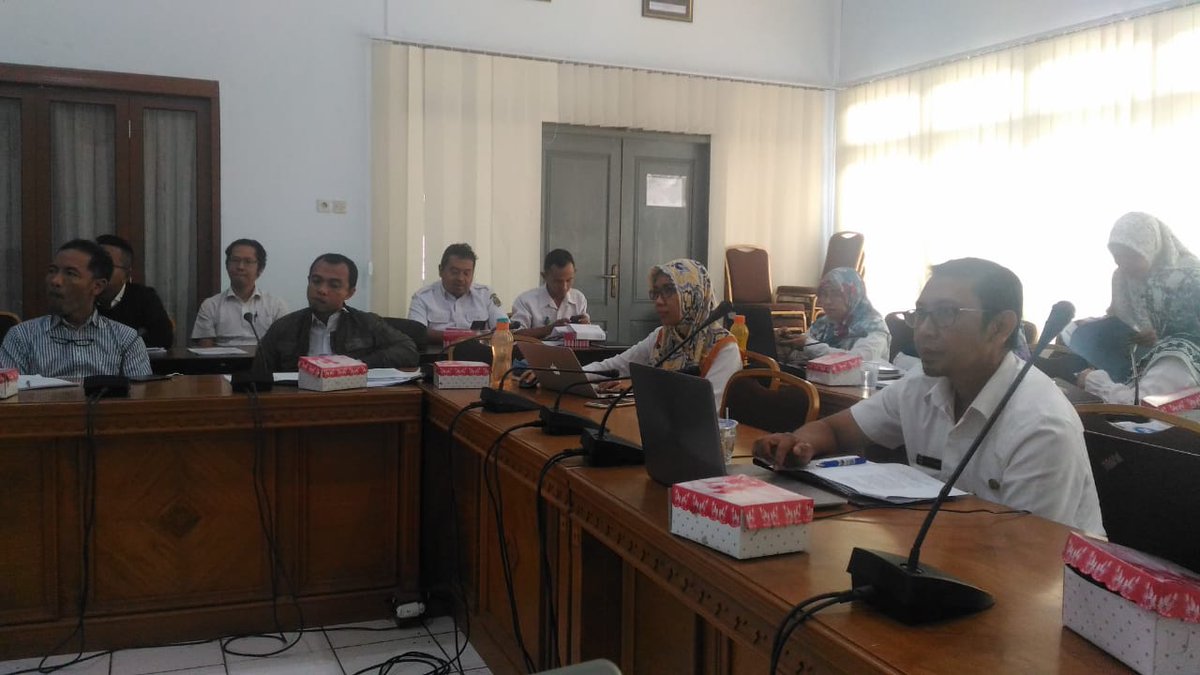 KLHSRPJMD's tweet photo. Konsultasi KLHS RPJMD Prov. Kalimantan Timur di DLH Prov. Kalimantan Timur bersama @KemenLHK tanggal 16 Januari 2019 #KLHSRPJMD #LocalizingSDGs #SDGs https://t.co/7pF6cYuOCX