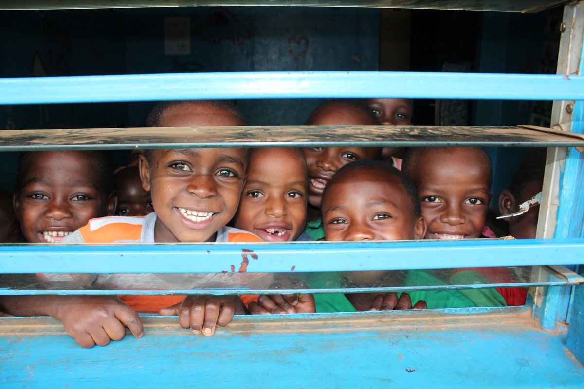 avsirwanda's tweet photo. Children from Gasange #ECD #JustPlaying 🤼♀️🤸♂️ #JustSuitable🤸♀️😍 #AlwaysSmile😄 #ThisWeekMood 🌄
#SustainableDevelopment🎯 lies in investing much more in
#ChildhoodDevelopment👫 and
#PositiveParenting👨👩👧👧 https://t.co/fdz9ZJ48Gv