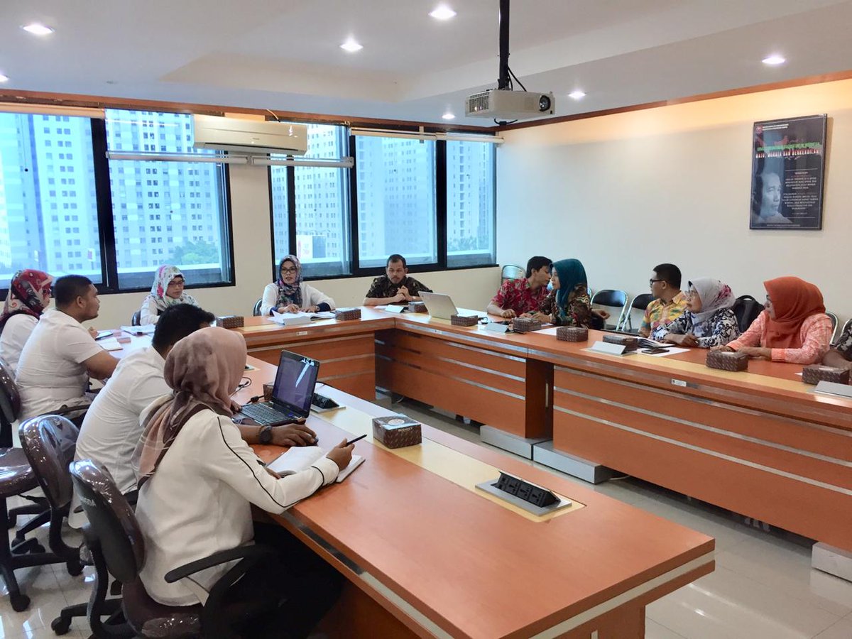 KLHSRPJMD's tweet photo. Konsultasi Pembuatan KLHS RPJMD Kota Padang di Bangda @Kemendagri_RI tanggal 16 januari 2019 #KLHSRPJMD #LocalizingSDGs #SDGs https://t.co/F2wLbjGBet