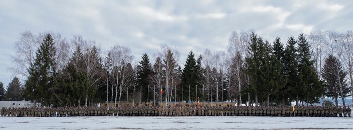 RevistaFT's tweet photo. ACTUALITATE • Militarii Batalionului 300 Protecția Forței "Sfântul Andrei" au raportat: "Gata pentru misiune!"
  »» https://t.co/0RcZwcuUy1 #Romanian|LandForces #BatalionulProtecțiaForței https://t.co/5Dt7TA0UYp