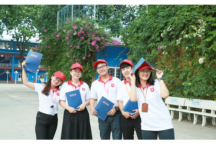 Ngày 06/01/2019,  Đoàn tư vấn Trường Đại học Văn Lang tham gia Ngày hội tư vấn tuyển sinh – hướng nghiệp do Báo Tuổi trẻ tổ chức tại 02 tỉnh Tây Ninh và Bình Dương, khởi động mùa tuyển sinh 2019 - goo.gl/3W578n