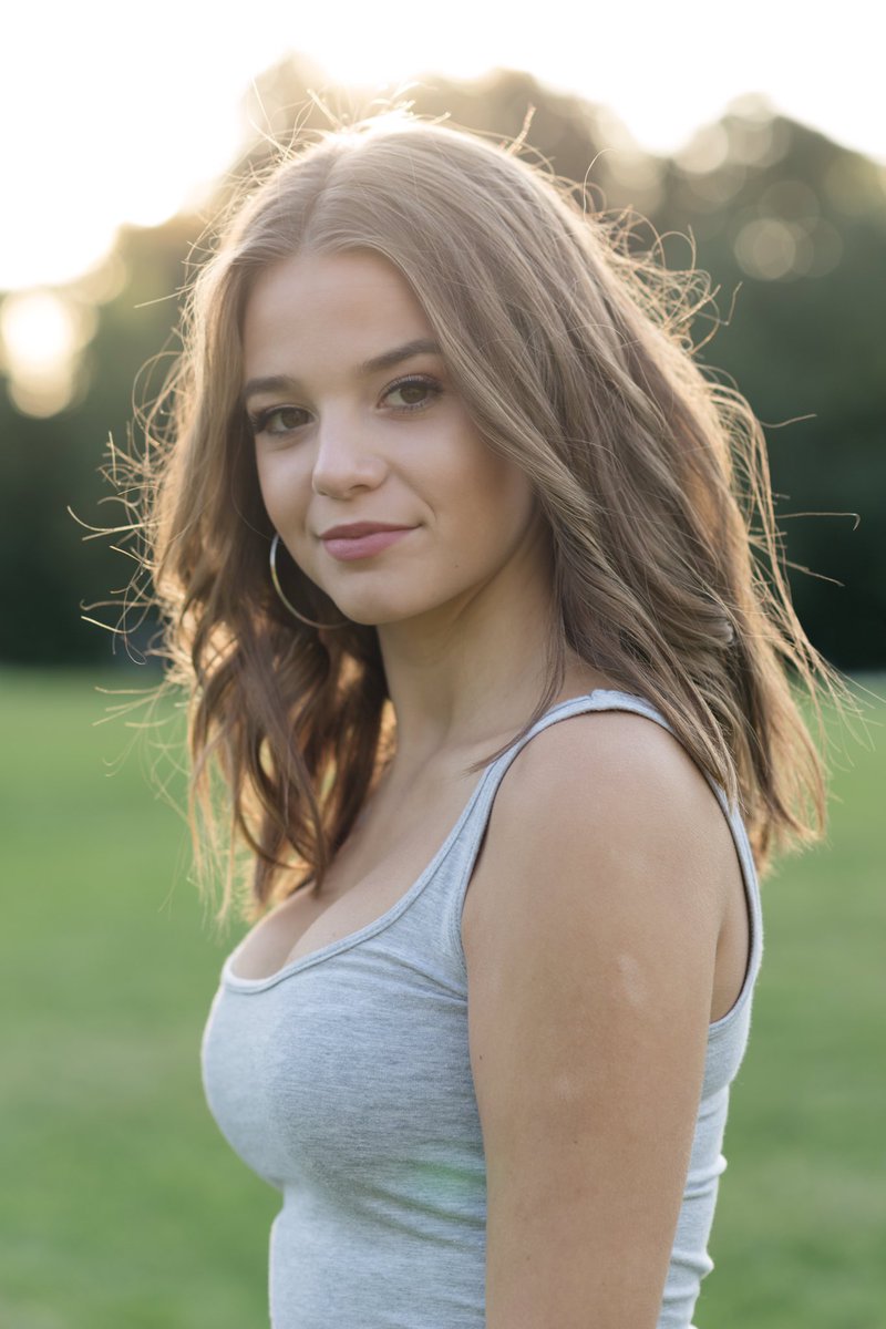 Golden hour glow headshots. YES 📸☀️ #headshotphotographer #londonheadshotphotographer