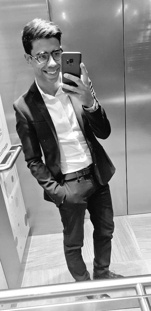 NewGuyFromHere's tweet photo. Cey vendredi #StepsBySteps https://t.co/OsW2oCKbQT