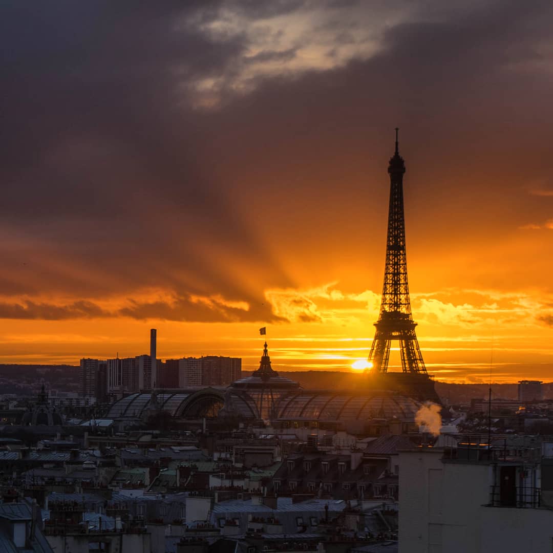 Mysterseb's tweet image. Posé sur l&apos;horizon
#toureiffel #eiffeltower #eiffelofficielle #GrandPalais
