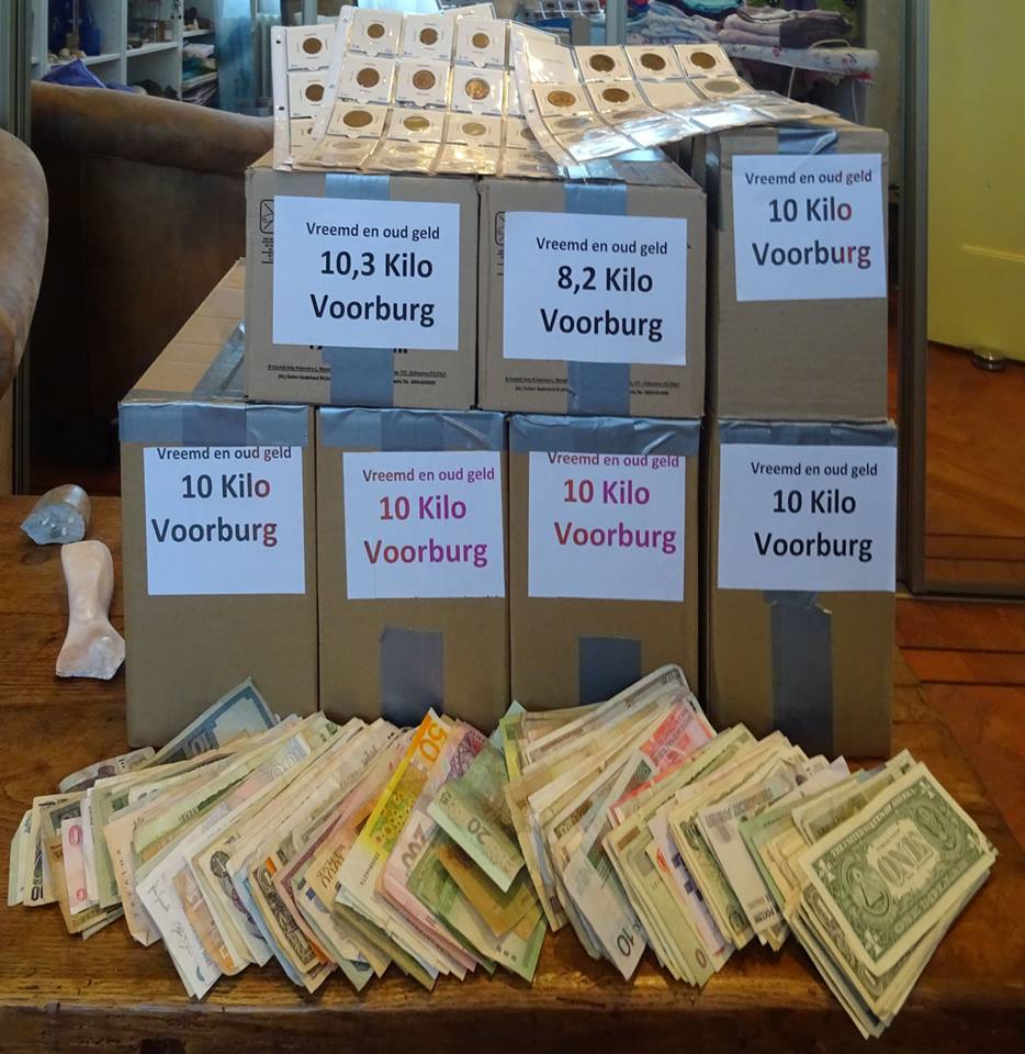 70 kilo Oud en Vreemd geld is goed voor 200 oogoperaties. Dank voor alle donaties.
bit.ly/LionsFfS #FightforSight #LionsNL #Voorburg #WeServe <a href="/WildeGanzenNL/">Wilde Ganzen</a>