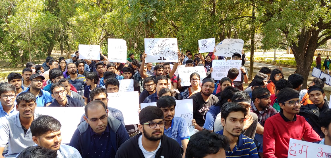 arvindgupta29's tweet image. Live from @iiscbangalore. The #HungerStrike is on for the #hikeresearchfellowship movement. 

#ResearchersInJail #researcher #stipendhike #HikeFellowship @PMOIndia @kvijayraghavan @Ashutos61 @PrakashJavdekar @drharshvardhan @ResearchSchola6 @HikeFellowship @IndiaDST @HRDMinistry
