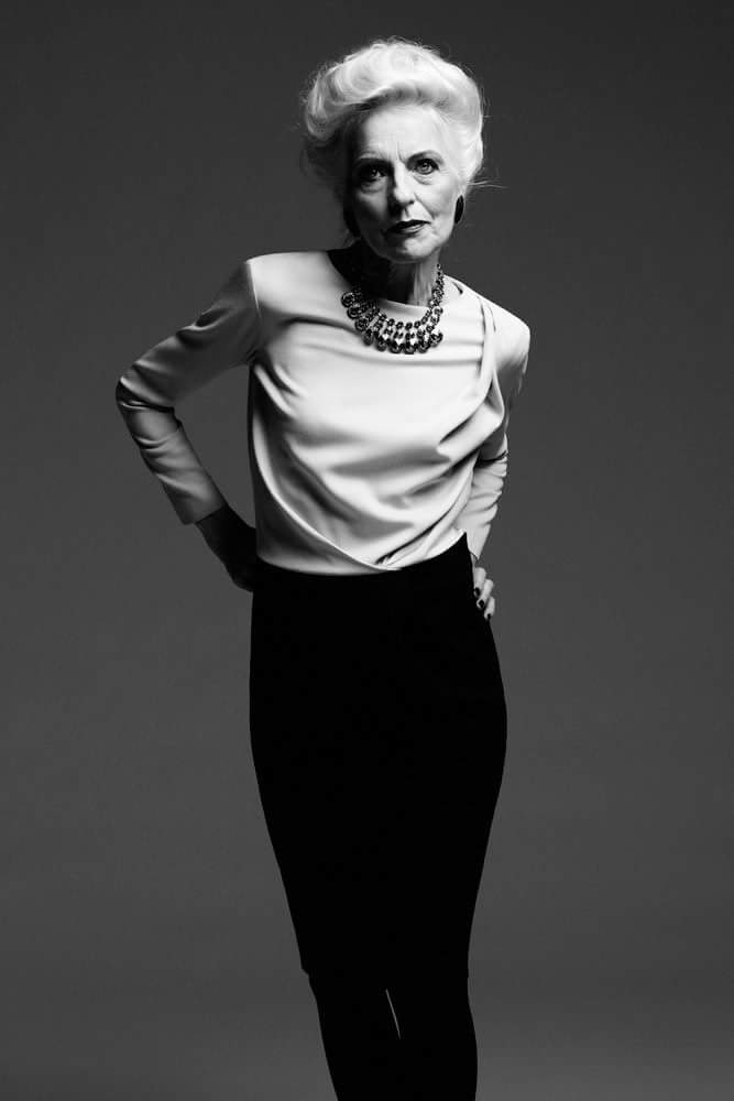 Монгол хүний дундаж нас уртсаж байнаа, 60, 70, 80, 90тэй хүмүүс гоё хувцаслаж, trend setting хийж явах хэрэгтэй.