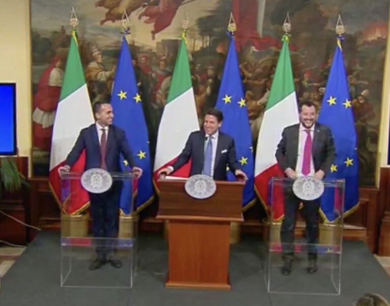Emanuela_Corda's tweet photo. REDDITO DI CITTADINANZA &amp; QUOTA CENTO! Ci siamo. Finalmente un Governo che promette e MANTIENE! E adesso cosa diranno i soliti menagrami?#GovernodelCambiamento #M5Sempre🌟🌟🌟🌟🌟 #LuigiDiMaio #GiuseppeConte https://t.co/NYQwsPw47M