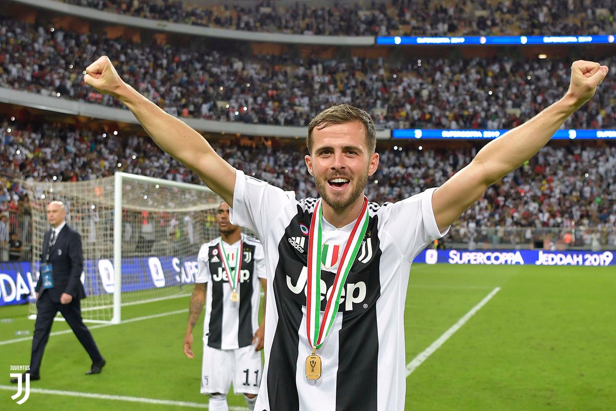 #FridayFeeling ๐ #SuperJuve edition! ๐