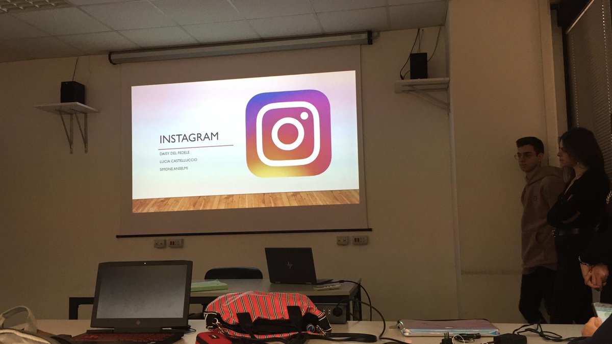 SimineDi's tweet photo. #DigitalMarketing Inizio della presentazione #Instagram 4 #Business 
📈Saranno convincenti? 
@DanyCerquetti @accademiacom https://t.co/tsyepZWXEU
