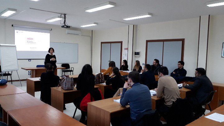 AFORISMA's tweet photo. E ci siamo. Presentazione e selezione del #master in #business #management XX edizione.
#aforismaster #knowledge #formazione https://t.co/nDUnfspczG