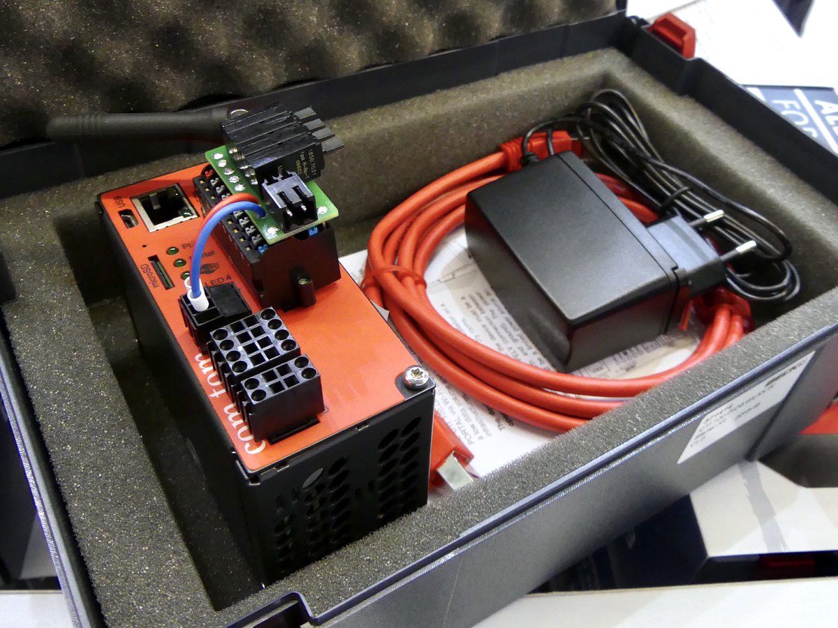 MECHATRONIK_CM's tweet photo. ☁️🎚 com.tom #Gateway-Geräte von #BeckIPC wurden speziell für die einfache &amp; sichere Anbindung 📡📟🏭 an das #IIoT 🌐 entwickelt. Sie besitzen viele #Feldbus-Kopplungen 🔌 und #Automatisierung-Features 🤖 sowie eine hohe #IT-Funktionalität 💻.
#MECHATRONIK #sps_live #Industrie40 https://t.co/xoeOzT8DoW