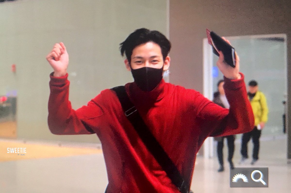 sweetie_bam's tweet photo. 190118 ICN @BamBam1A
휴가다 ~~~~😆❣️❣️❣️
좋은 시간 많이 보내줘 !!!👋🏻💕💕💕
#뱀뱀 #BamBam⁠⁠ #갓세븐 #GOT7 https://t.co/2OXJ3Ol06t