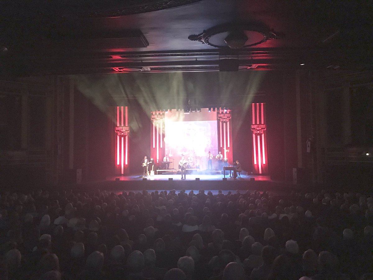 barrysteele's tweet photo. @LiverpoolEmpire @barrysteele and @royorbisonstory had a fab night in Liverpool last night .big thanks to #techteam #emmabaldwin #fohteam and @liverpool #tour #orbison https://t.co/111VvfRxft