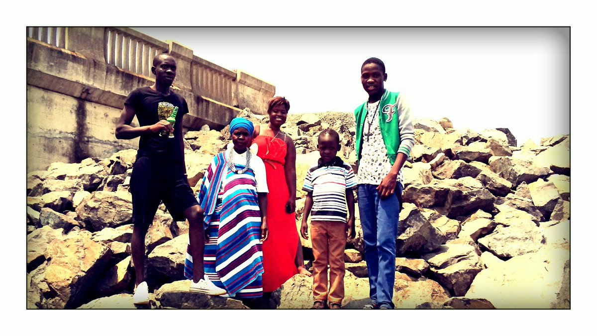 Parkie15's tweet photo. Hustling everyday m an african https://t.co/j2BiyZyhU6