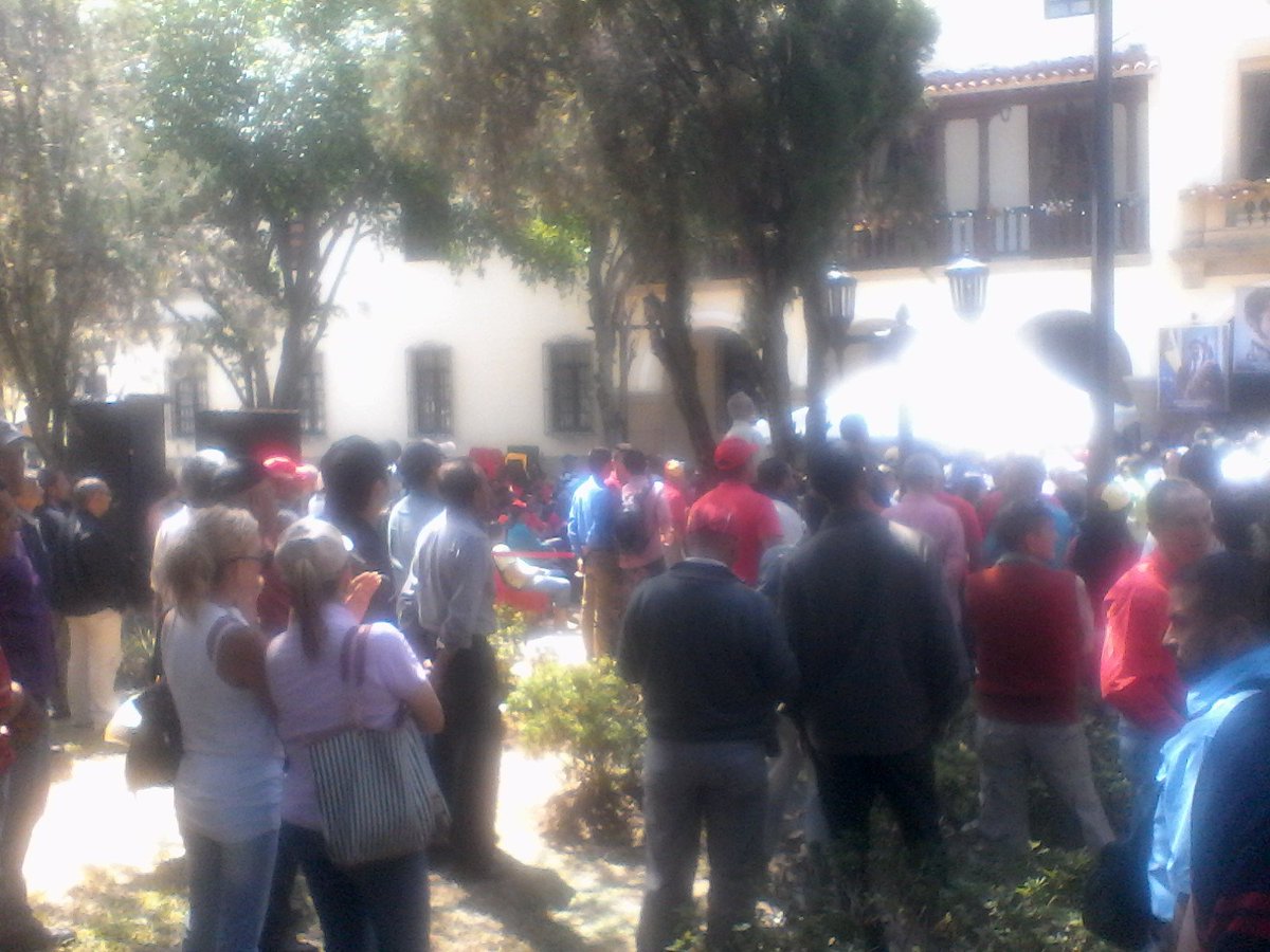 MppopMerida's tweet photo. @Marlenycdc #17Ene2019 Director MPPOP, MPPT @carlospmerida y personal asiste a la Instalación de la Cámara Legislativa del Estado Mérida junto a Entes Nacionales, a el Pueblo Revolucionario y al Protector del Estado @JEHYSONGUZMAN y al Protector del Estado Tachira @FreddyBernal https://t.co/jpERhquf3Q